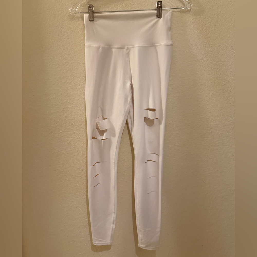 ALO YOGA Warrior Legging NEW Size Small in color PRISTINE